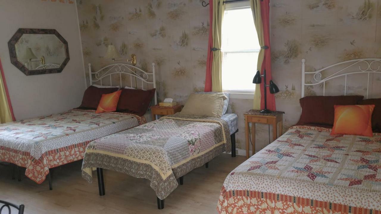 Midway Lodging Cornish Экстерьер фото