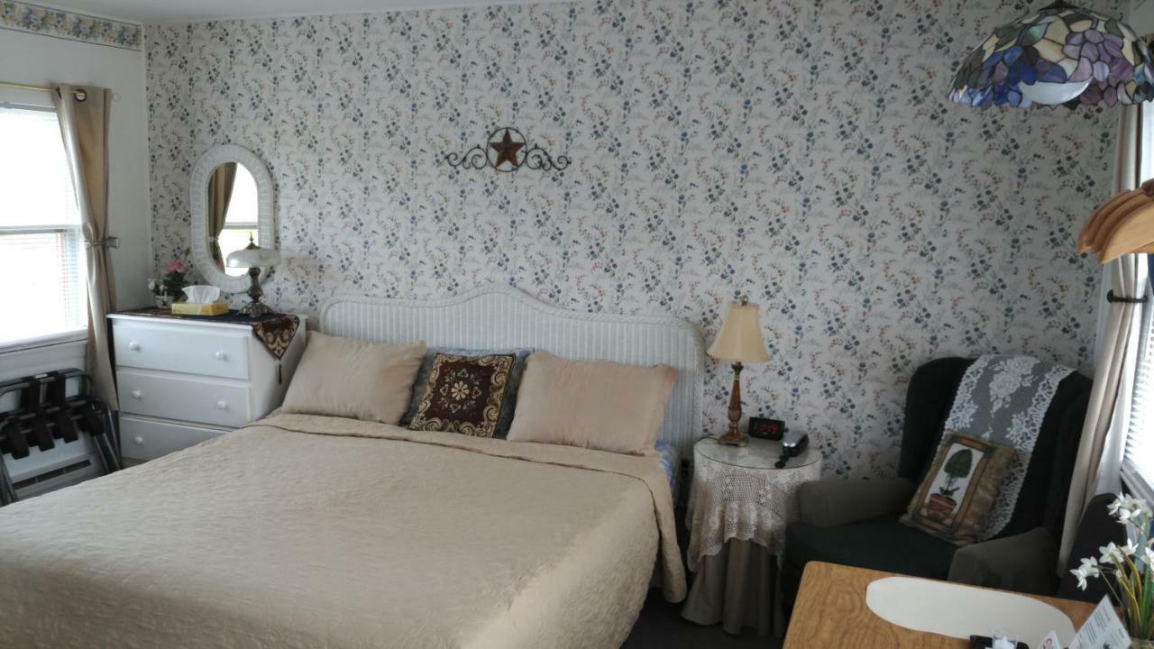 Midway Lodging Cornish Экстерьер фото