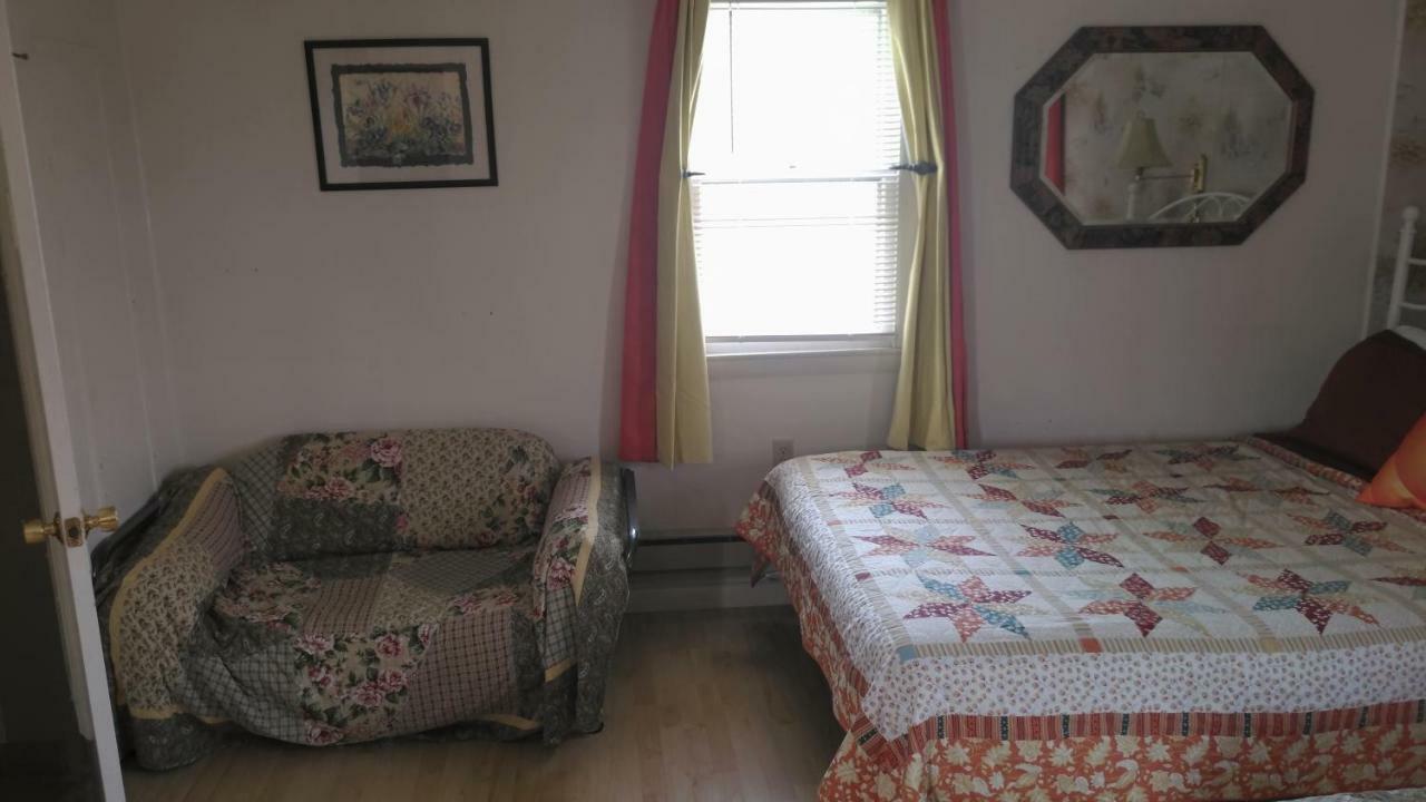 Midway Lodging Cornish Экстерьер фото