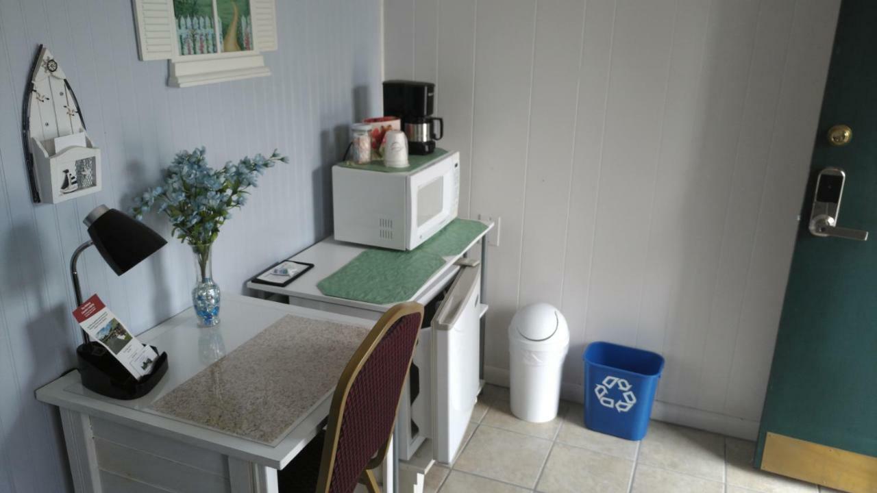 Midway Lodging Cornish Экстерьер фото
